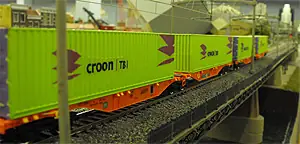 Adverteren wagon croon miniatuurwereld billboard rotterdam
