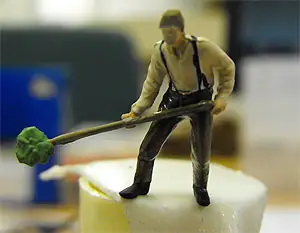 Diorama limburgs museum atelier verven poppetjes