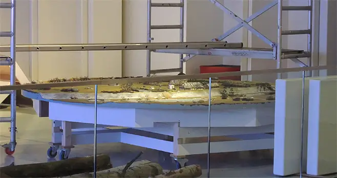 Diorama limburgs museum romein middeleeuwen monnik poppetje klaar