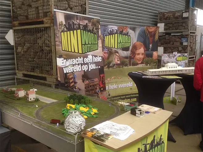 Evenement dordt in stoom beurs europa jaarlijks groot facebook actie like