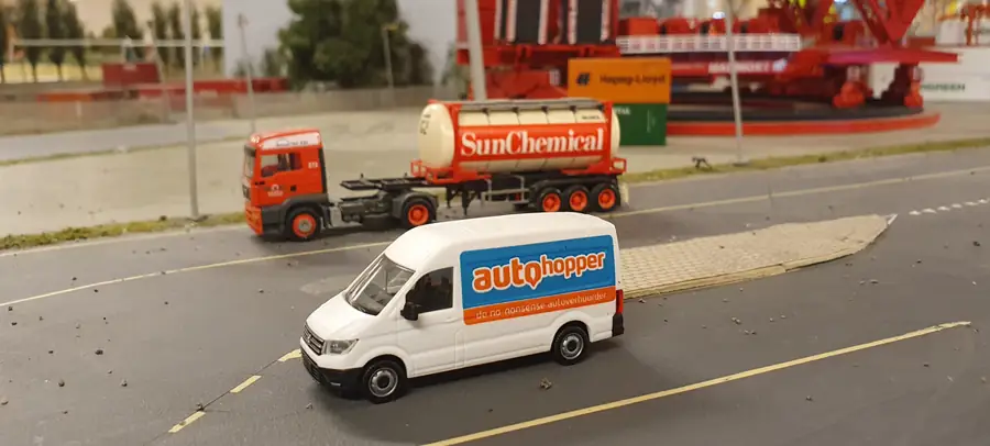 Autohopper in Miniworld