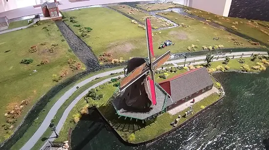 Een molen op de Zaanse Schans-maquette
