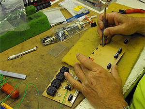 Miniatuurwereld printplaat solderen atelier rotterdam
