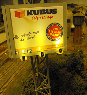 adverteren kubus selfstorage miniatuurwereld billboard rotterdam